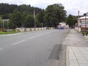 Silniční most přes Moravu v centru města Hanušovice, ulice Hlavní.
