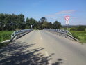 Silniční most přes odlehčovací rameno Moravy mezi městem Uherský Ostroh a obcí Moravský Písek, silnice II/495.