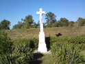Hezký udržovaný křížek v Záhorské Vsi pod hrází řeky Moravy.